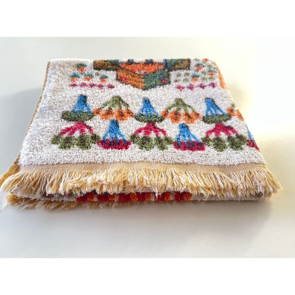 Vintage 60s towel, 1867-1967 Canada Centennial bath towel, 100% cotton - Picture 7 of 10